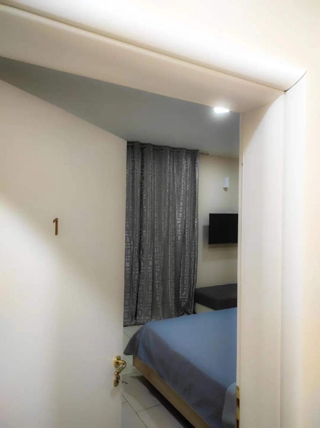 76 Avenue Suites Wi-Fi - Shuttle เรจโจ ดี คาลาเบีย ภายนอก รูปภาพ